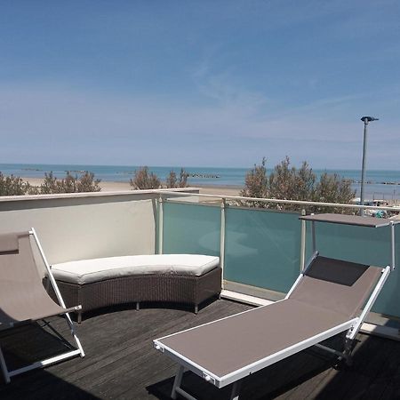 villa a mare Senigallia Esterno foto